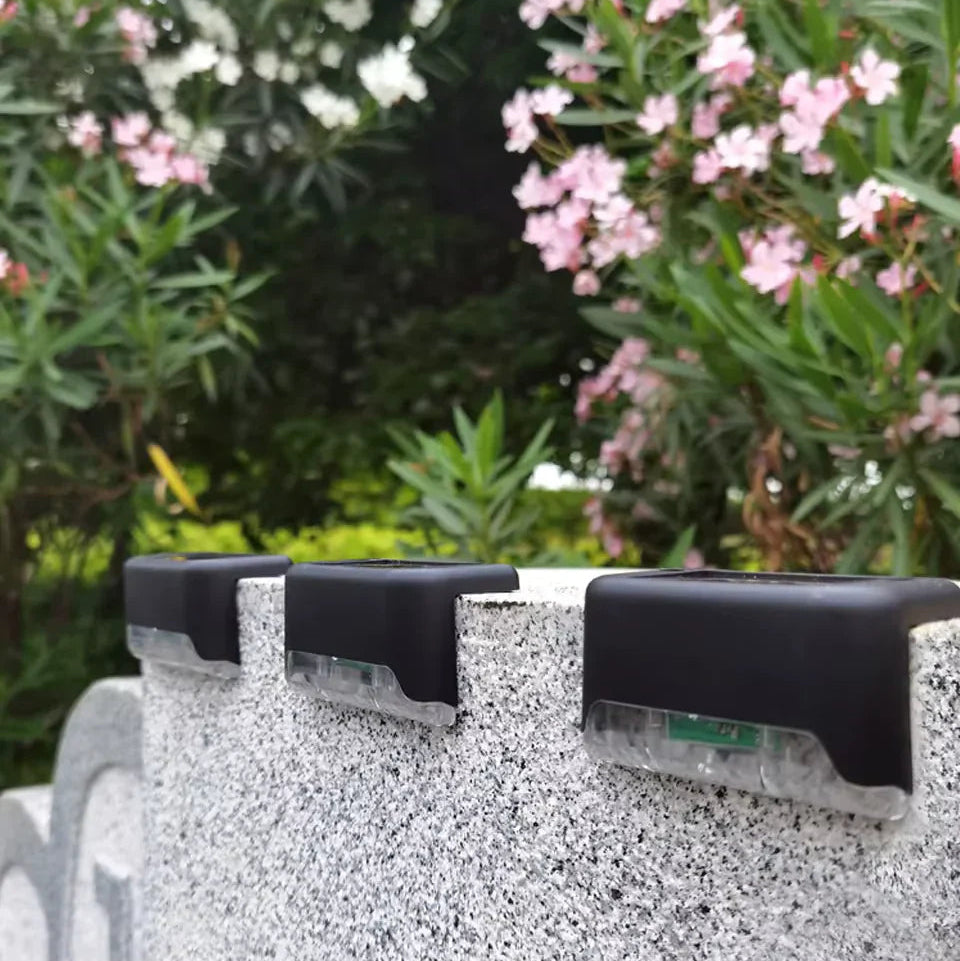 KIT Iluminação 8 Luminárias Solares para Áreas Externas - SolarBright™