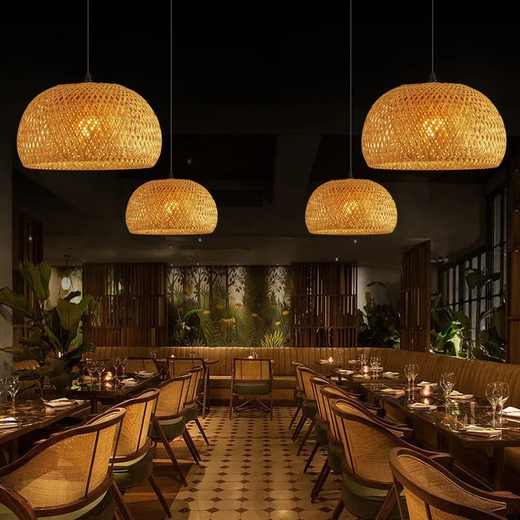Luminária pendente Bambu Essence- Vime de Rattan Natural, soquete E27 e LED, com cúpulas trançadas à mão.